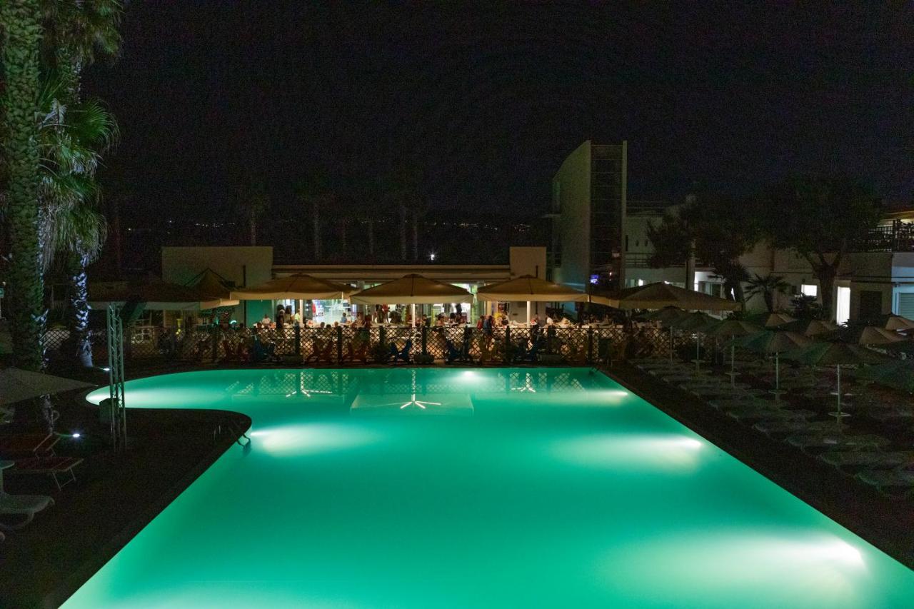 Riva Nuova Camping Village Martinsicuro Exterior foto